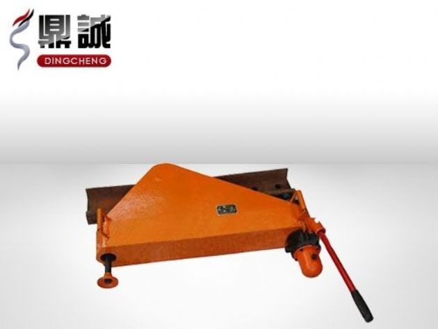 點擊查看詳細(xì)信息<br>標(biāo)題：垂直液壓彎軌機 閱讀次數(shù)：4720