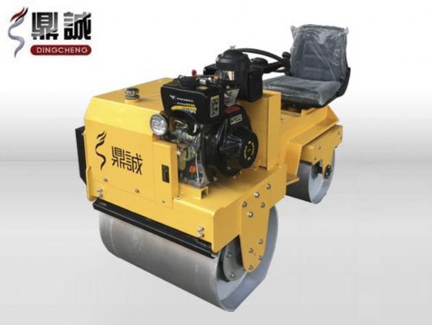 點(diǎn)擊查看詳細(xì)信息<br>標(biāo)題：DC850C座駕式壓路機(jī) 閱讀次數(shù)：15911